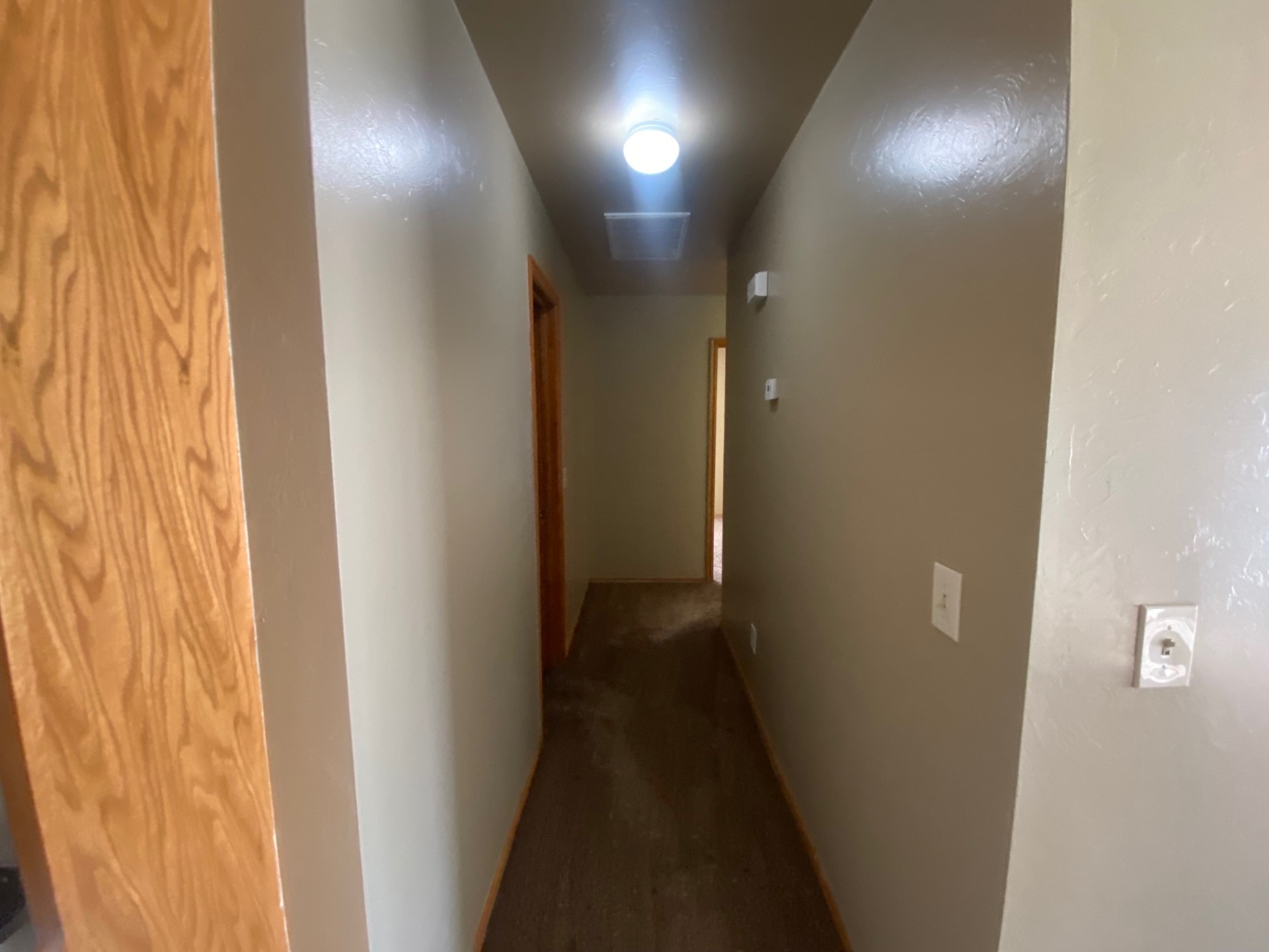 A first-rate rental unit. Ready for a move-in. 