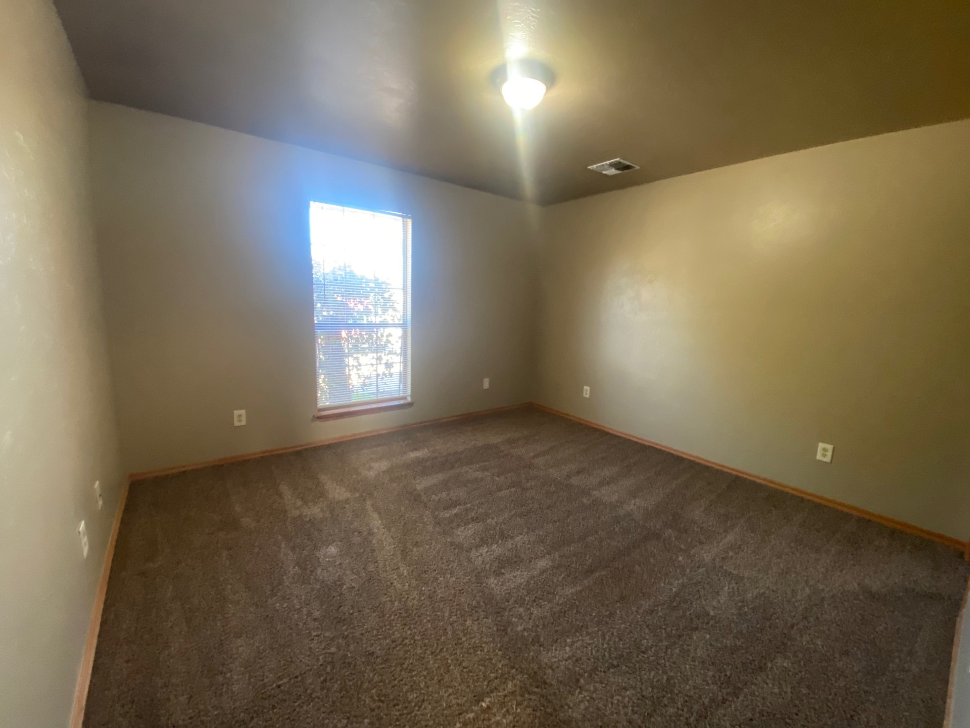 An attractive layout. Ask for further information. 