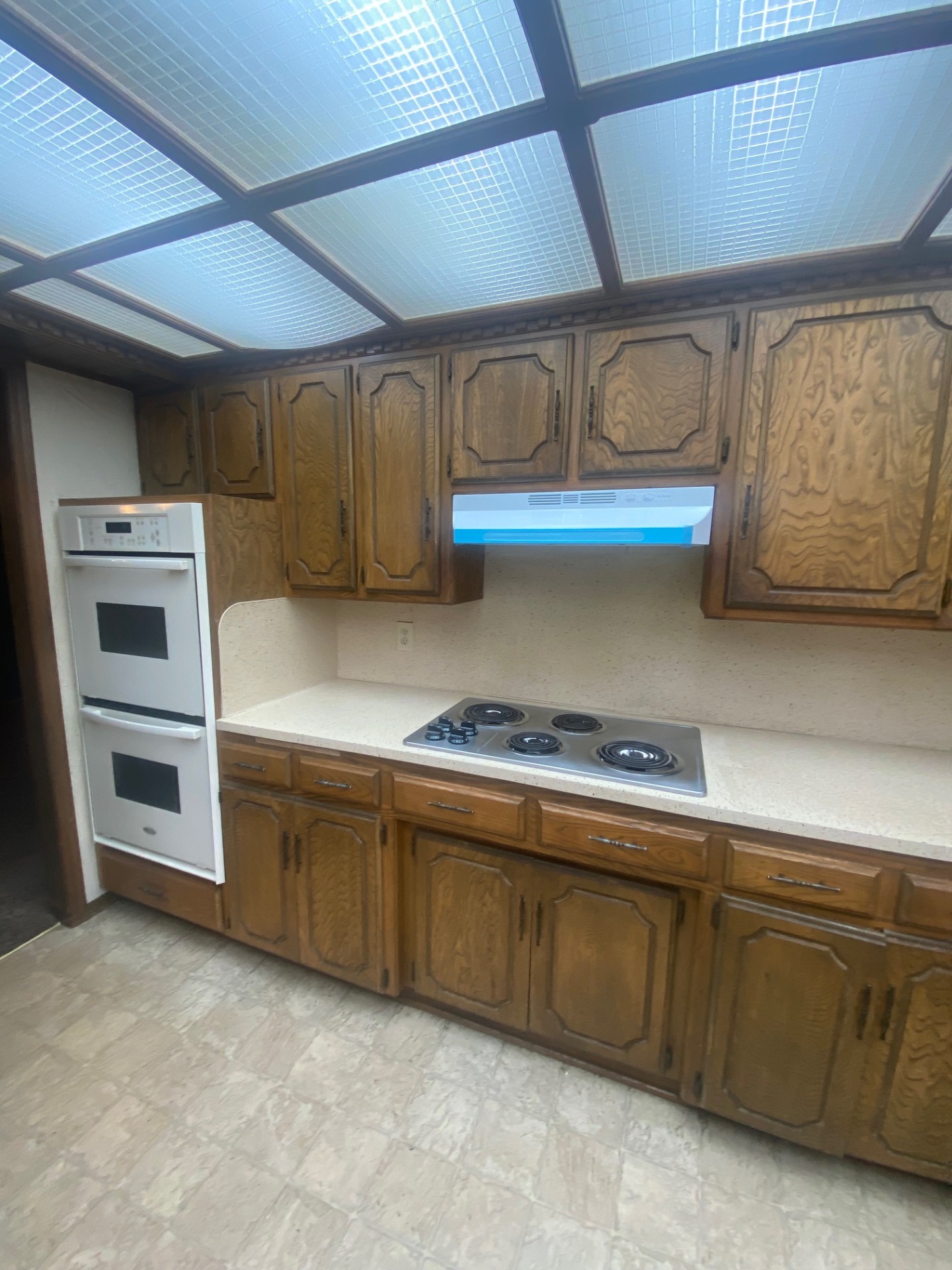 This place is ready for a new occupant. Super cute. 