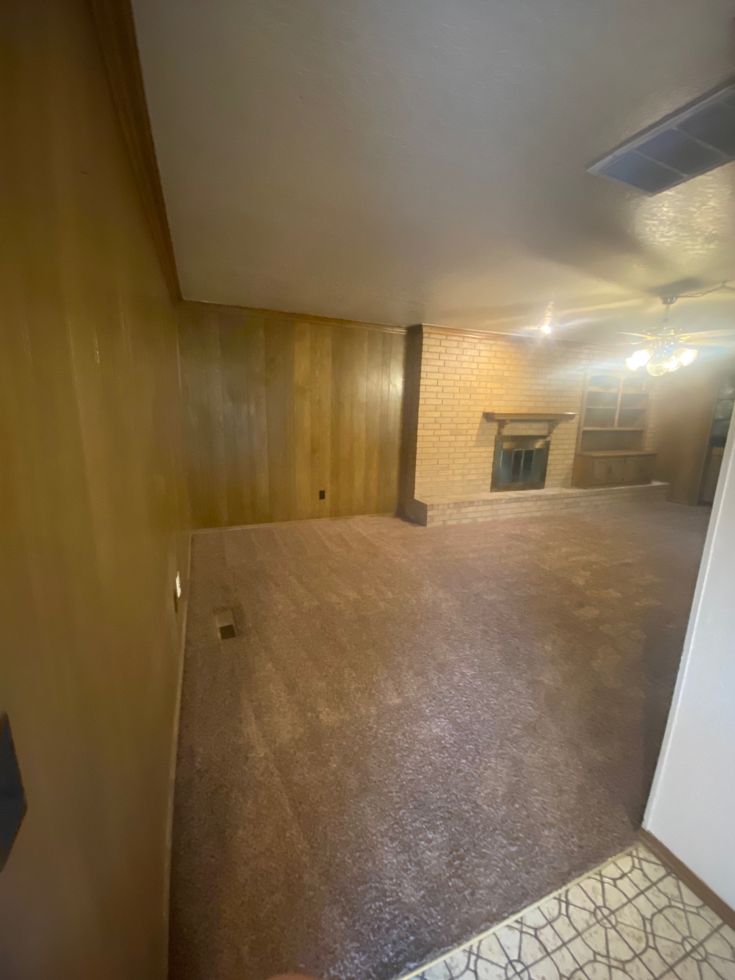 You'll fall in love with this place. An exceptional haven. Call 405-720-0077 for more details. 