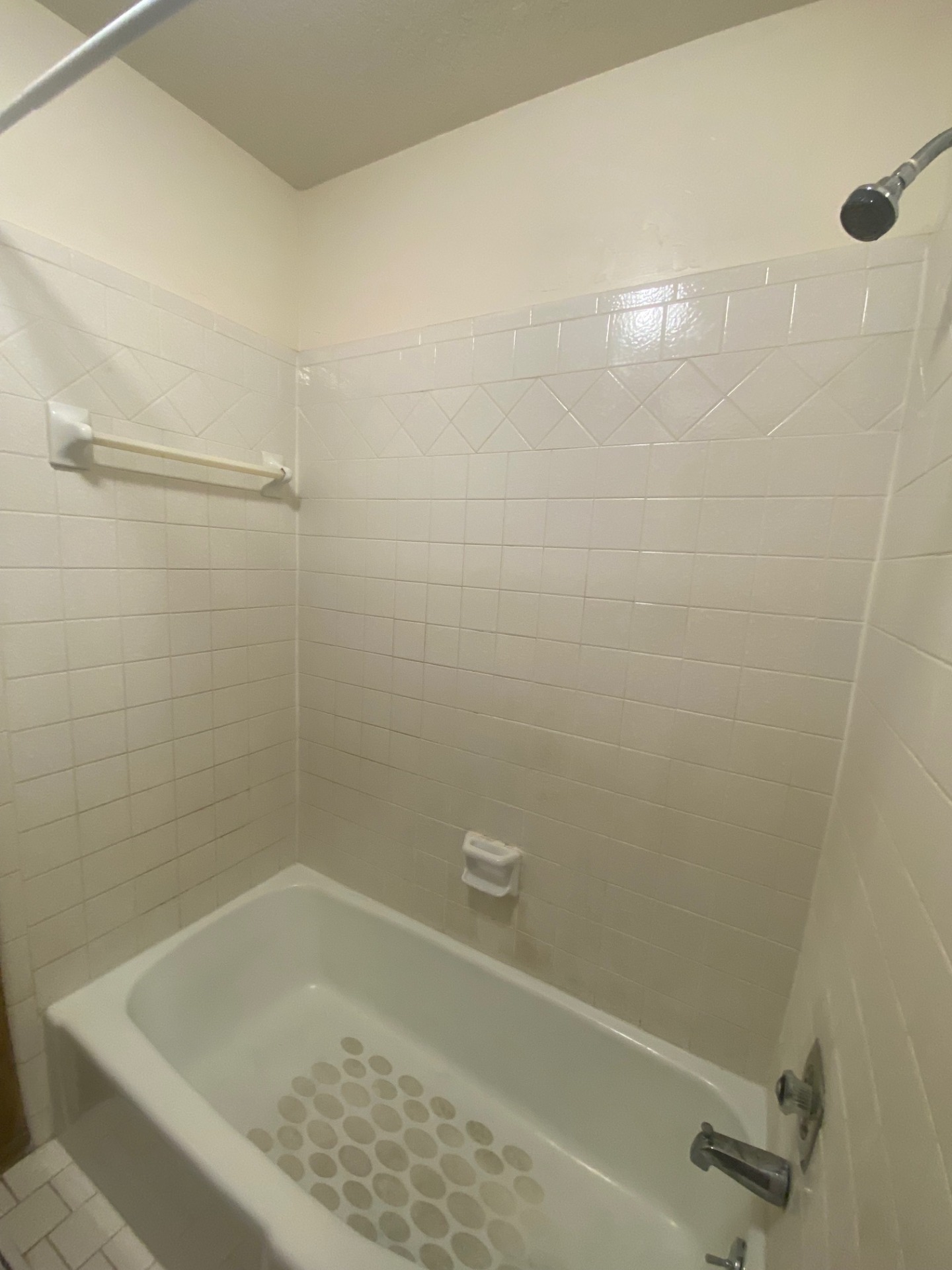 All the features you are looking for. An enticing dwelling. Call 405-720-0077 for more details. 