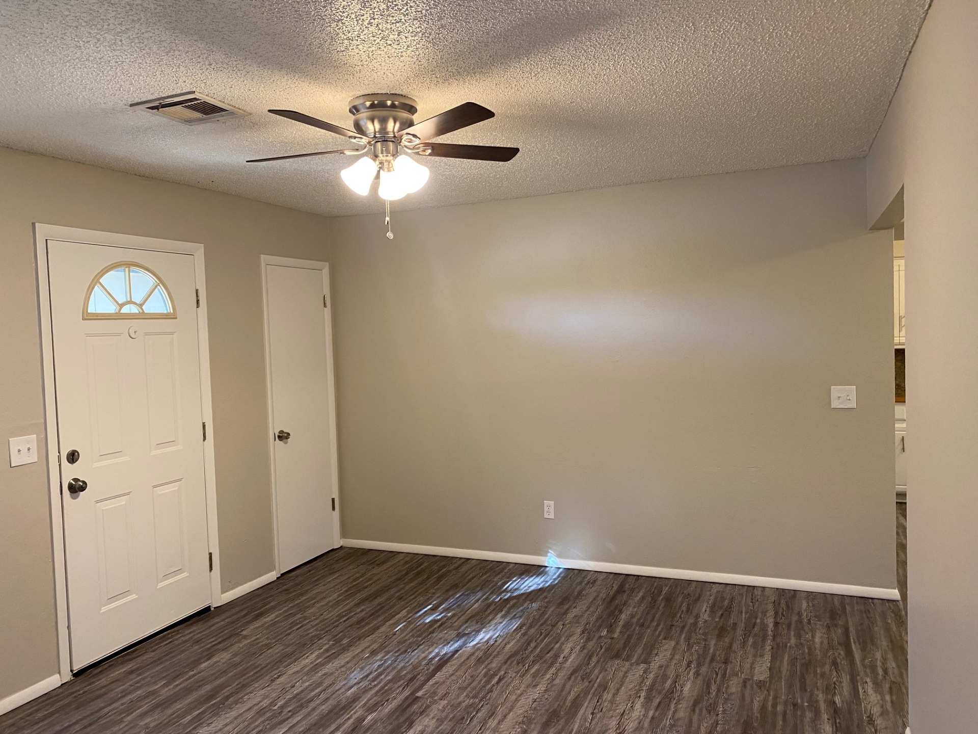 A splendid rental unit. A beauty. 