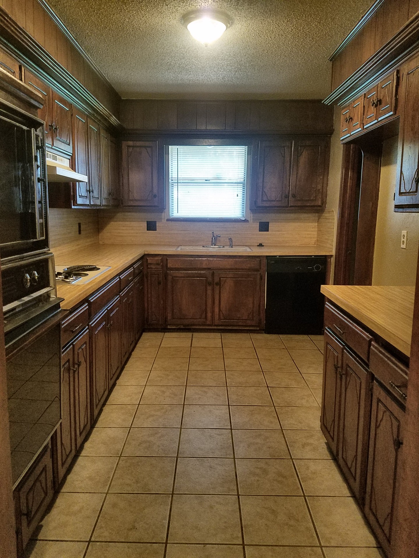 A splendid address. Don't wait to view this place. 