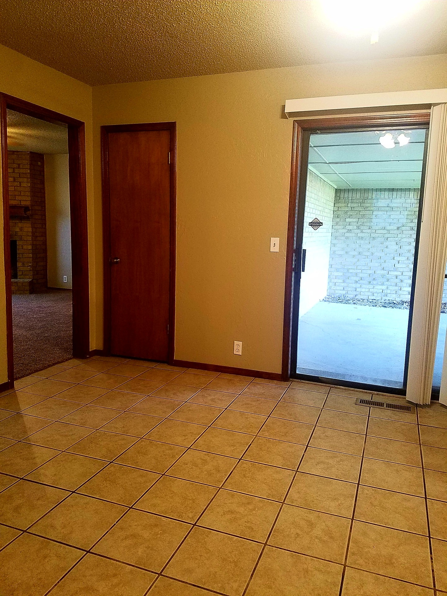 Many conveniences. A very desirable unit. 