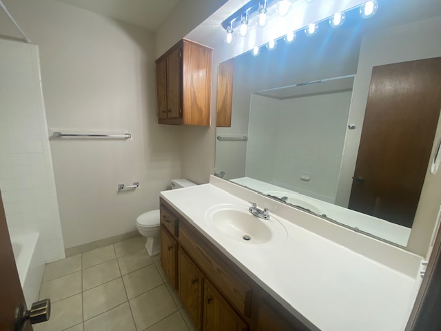 An enticing dwelling. Very cute. 