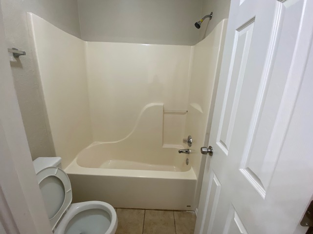 A good-looking locale. This place is ready for a new occupant. 