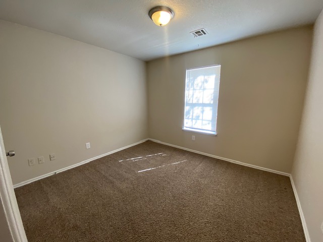 A fine unit. Attractive kitchen and bathroom. 