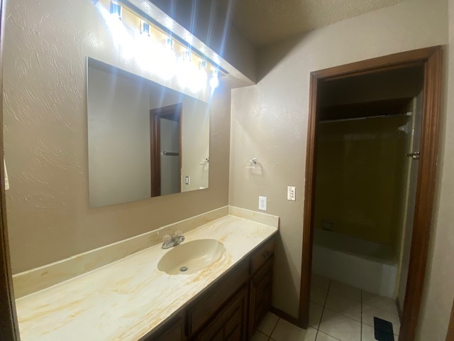 All the features you are looking for. An enticing dwelling. Call 405-720-0077 for more details. 