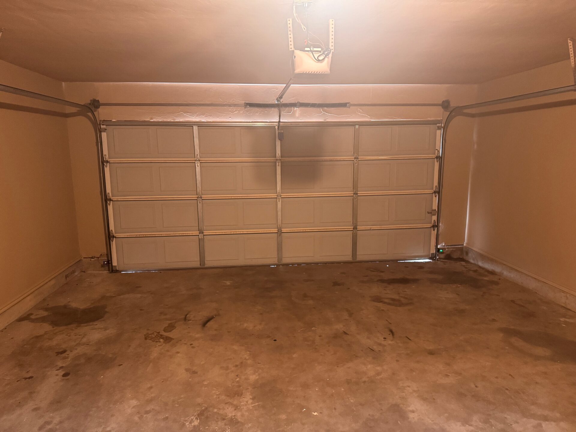 Beauty and much more. A good-looking rental unit. Inquire for more information. 