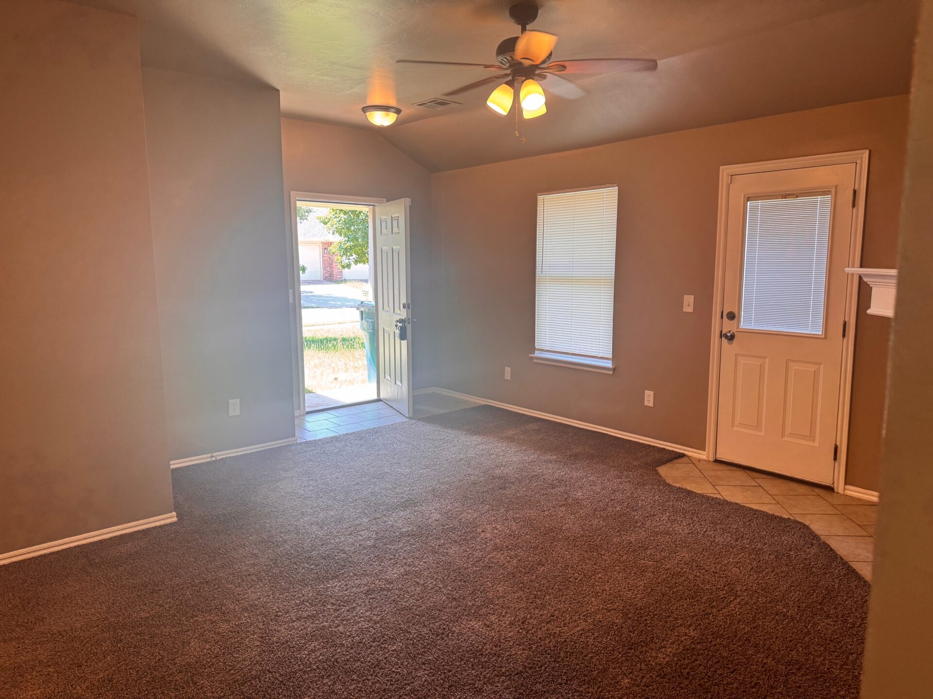 Awesome living quarters. An alluring locale. Come by to view it. 