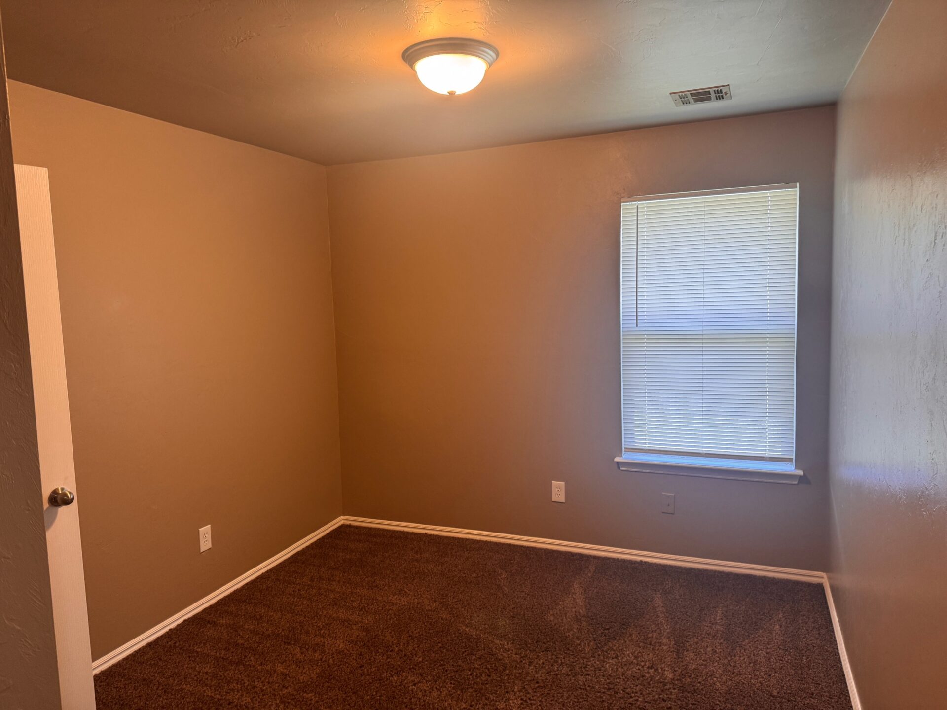 An enticing dwelling. A beauty. 