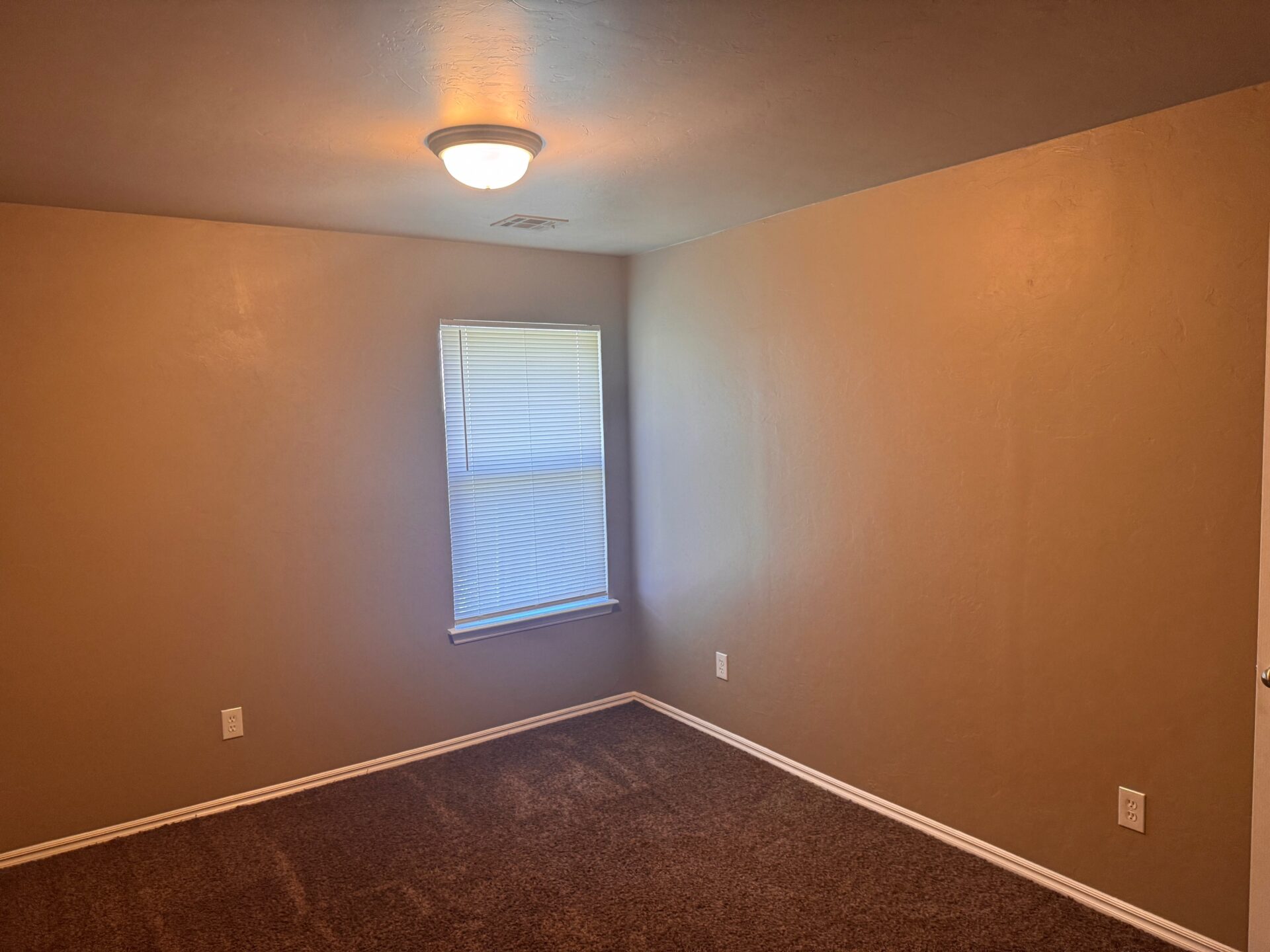 Many conveniences. A splendid rental unit. Contact Pointe Property Management. 
