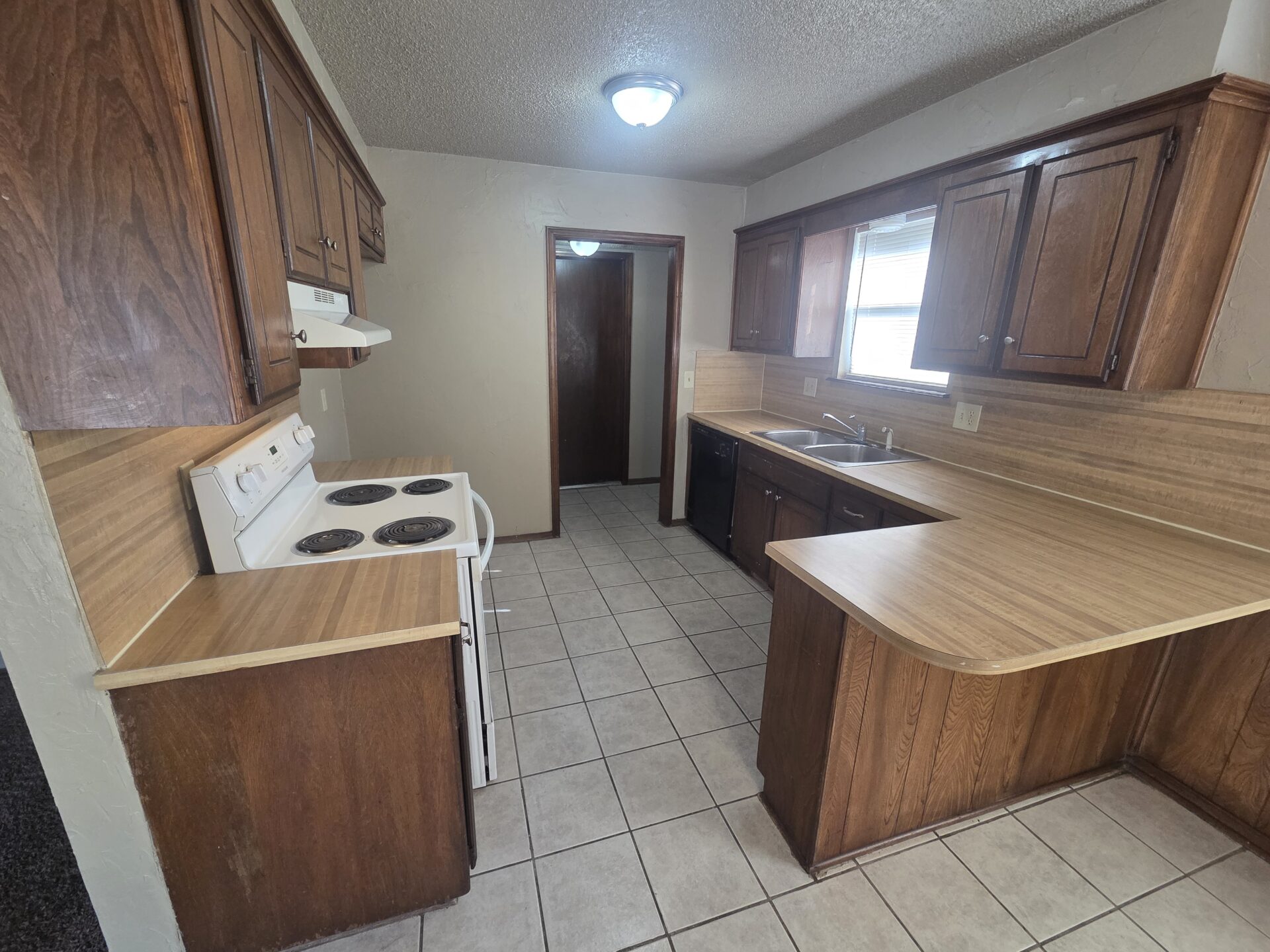 Captivating. A pleasant property. Ask for further information.
