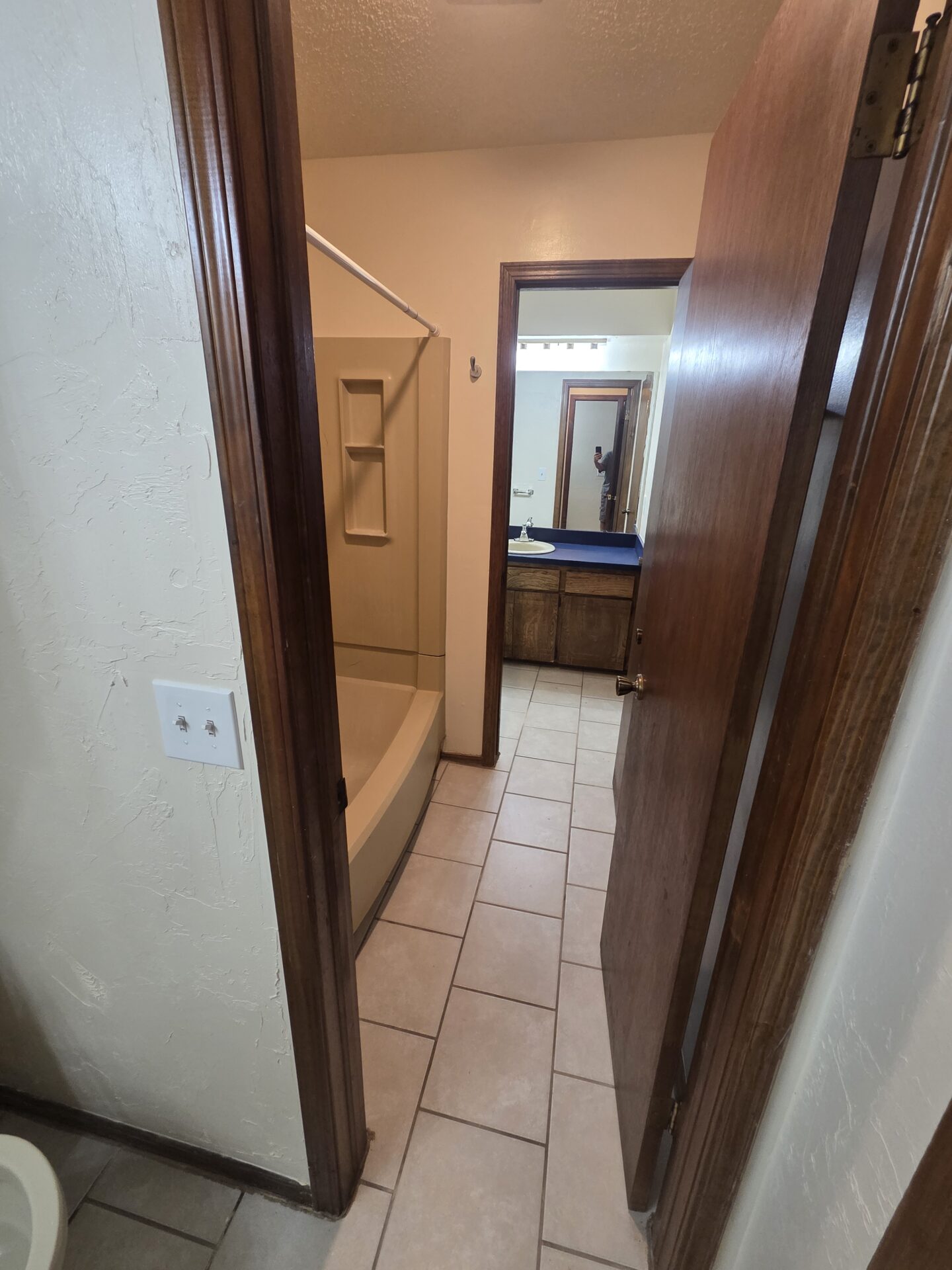 You'll love coming home to this place. Attractive kitchen and bathroom.