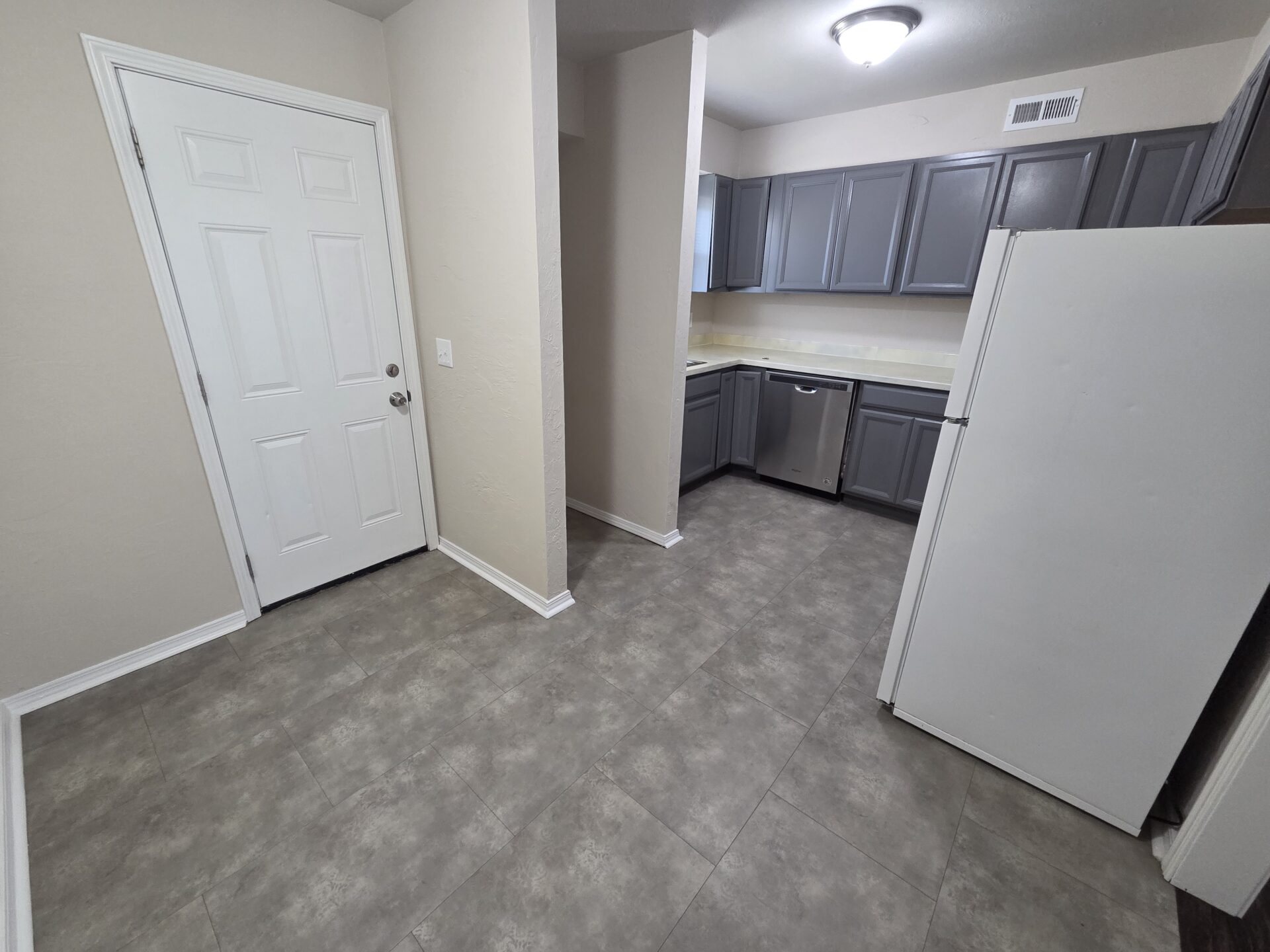 A darling layout. This unit won't be on the market long.
